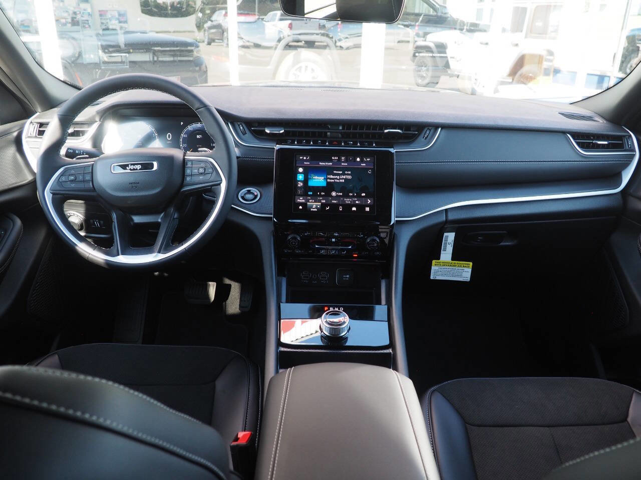 New 2025 Jeep Grand Cherokee Altitude image 18
