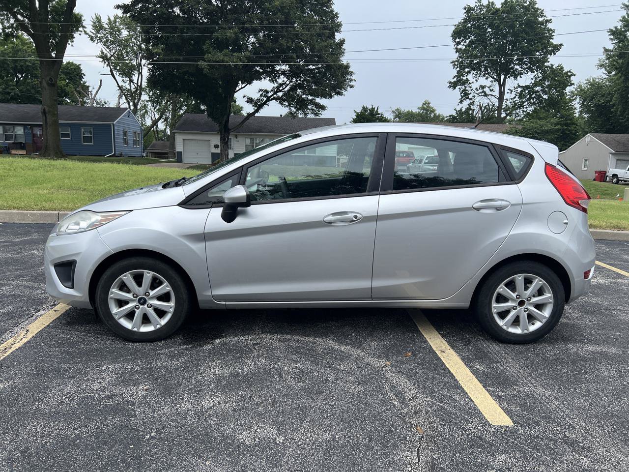 Used 2011 Ford Fiesta SE w/ 203A Rapid Spec Order Code FWD image 2