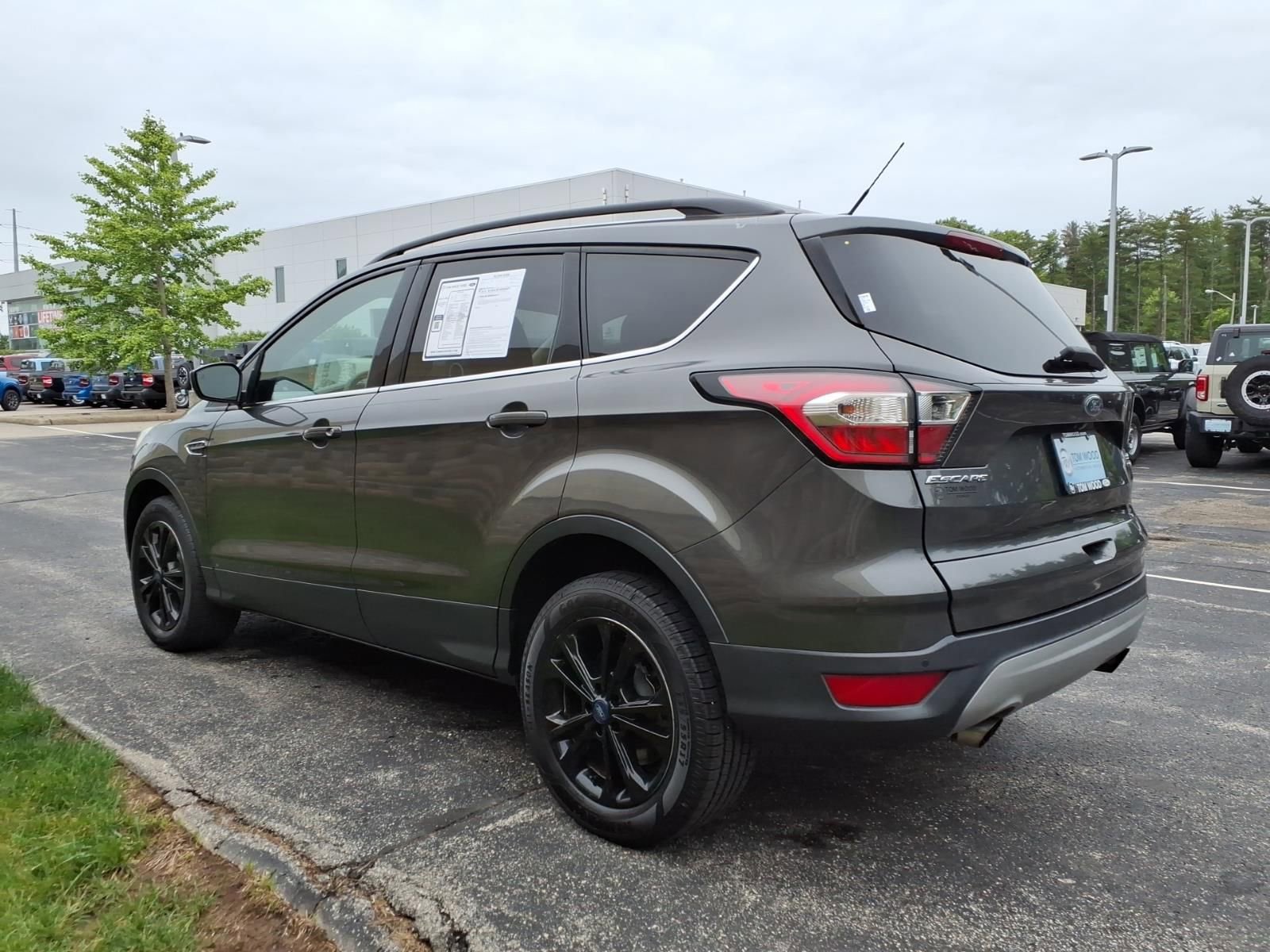 Used 2017 Ford Escape SE w/ Equipment Group 201A AWD/4WD image 7