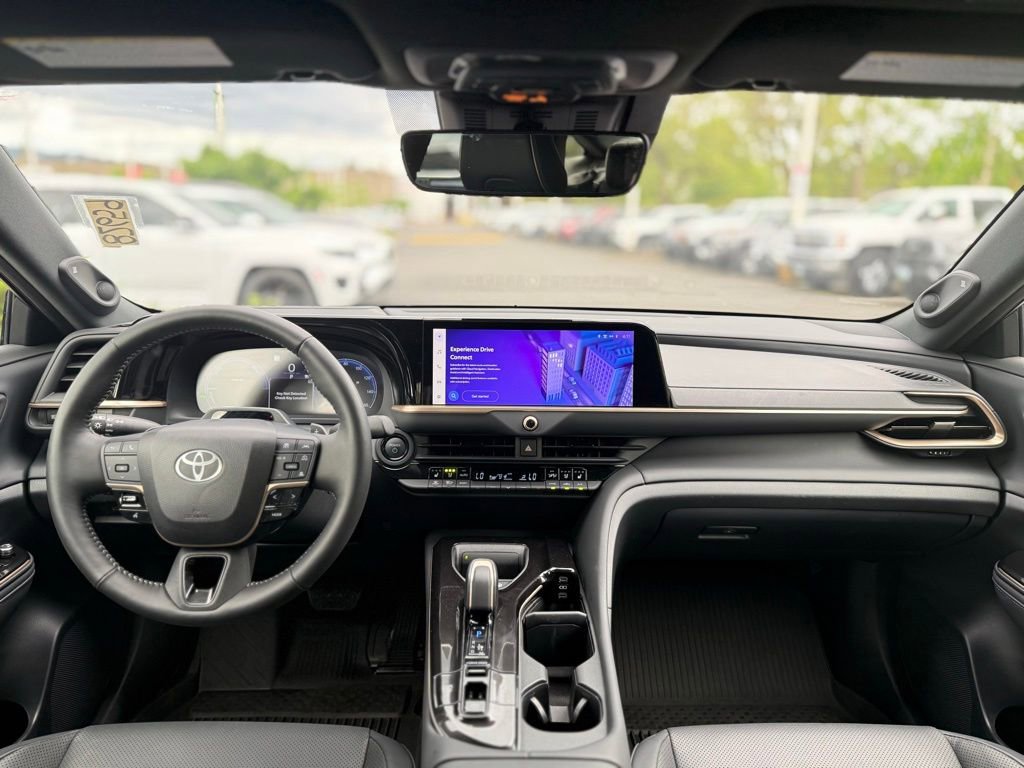 Certified 2025 Toyota Crown Platinum AWD/4WD image 22