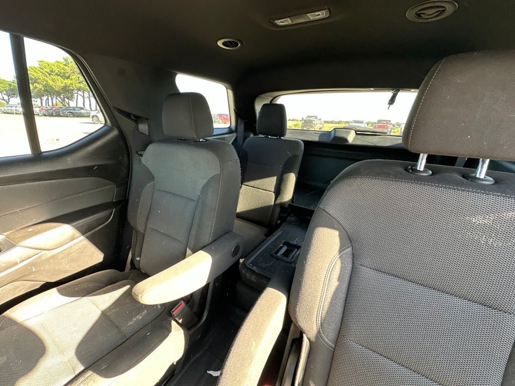 Used 2022 Chevrolet Traverse LT w/ LPO, Floor Liner Package FWD image 20