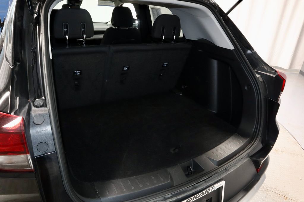 Used 2025 Chevrolet TrailBlazer LT AWD/4WD image 12