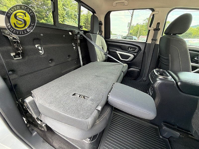 Used 2019 Nissan Titan SV w/ SV Convenience Package AWD/4WD image 21