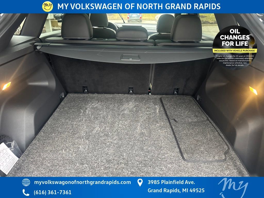 Certified 2023 Volkswagen Atlas Cross Sport SEL R-Line image 27