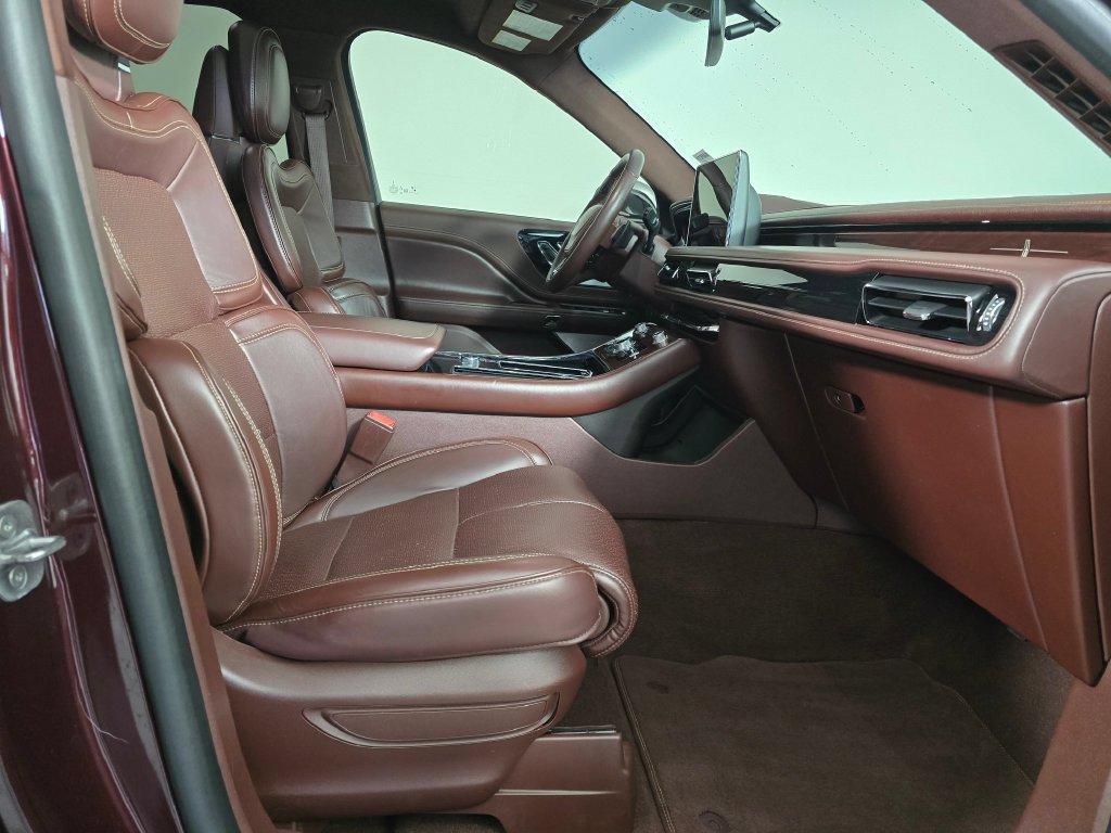 Certified 2021 Lincoln Aviator Black Label w/ Dynamic Handling Package AWD/4WD image 11