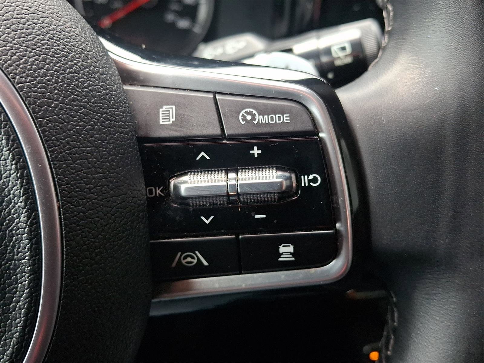 Used 2023 Kia Sorento EX image 18