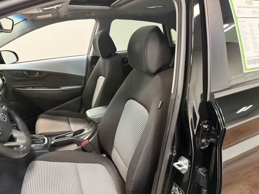 Used 2021 Hyundai Kona SEL Plus AWD/4WD image 57