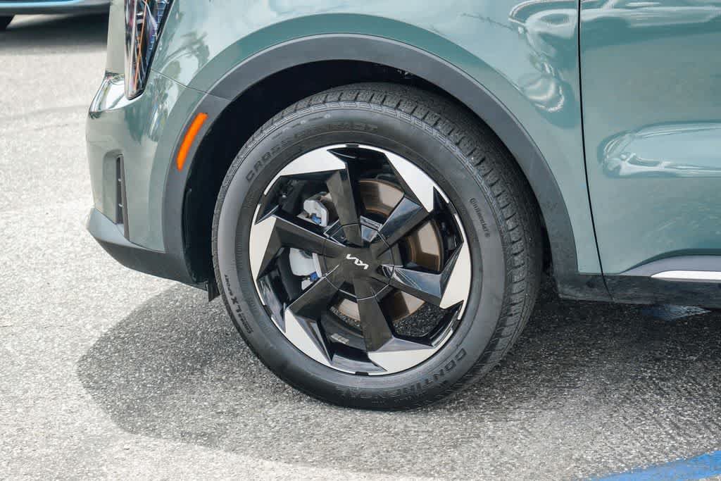 Certified 2025 Kia Sorento EX AWD/4WD image 9