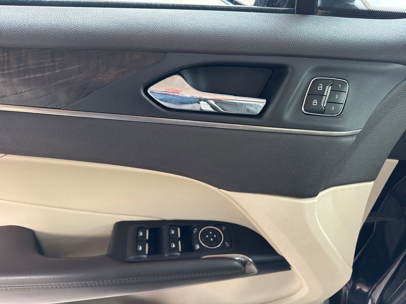 Used 2017 Lincoln MKC Reserve w/ Class II Trailer Tow Package image 23