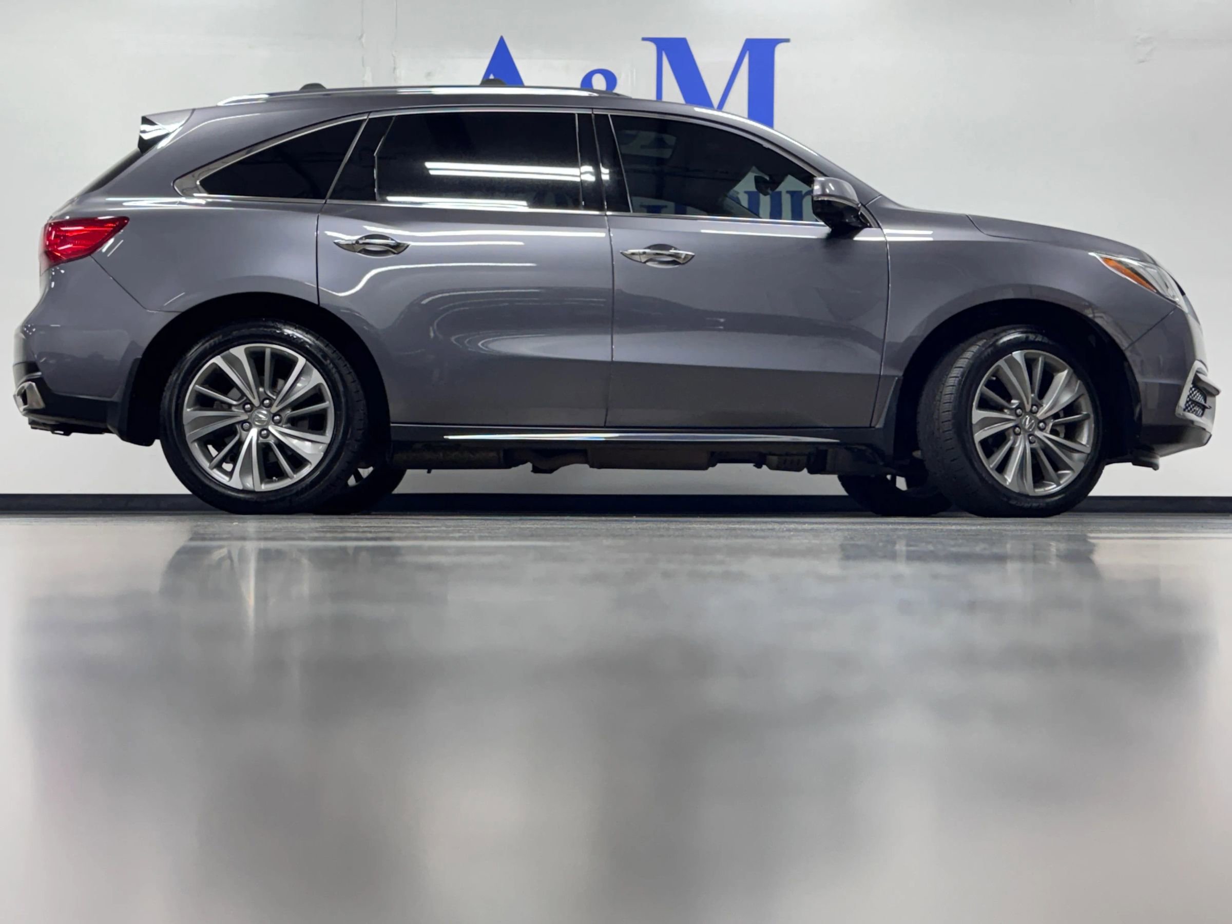 Used 2017 Acura MDX SH-AWD w/ Technology Package image 3