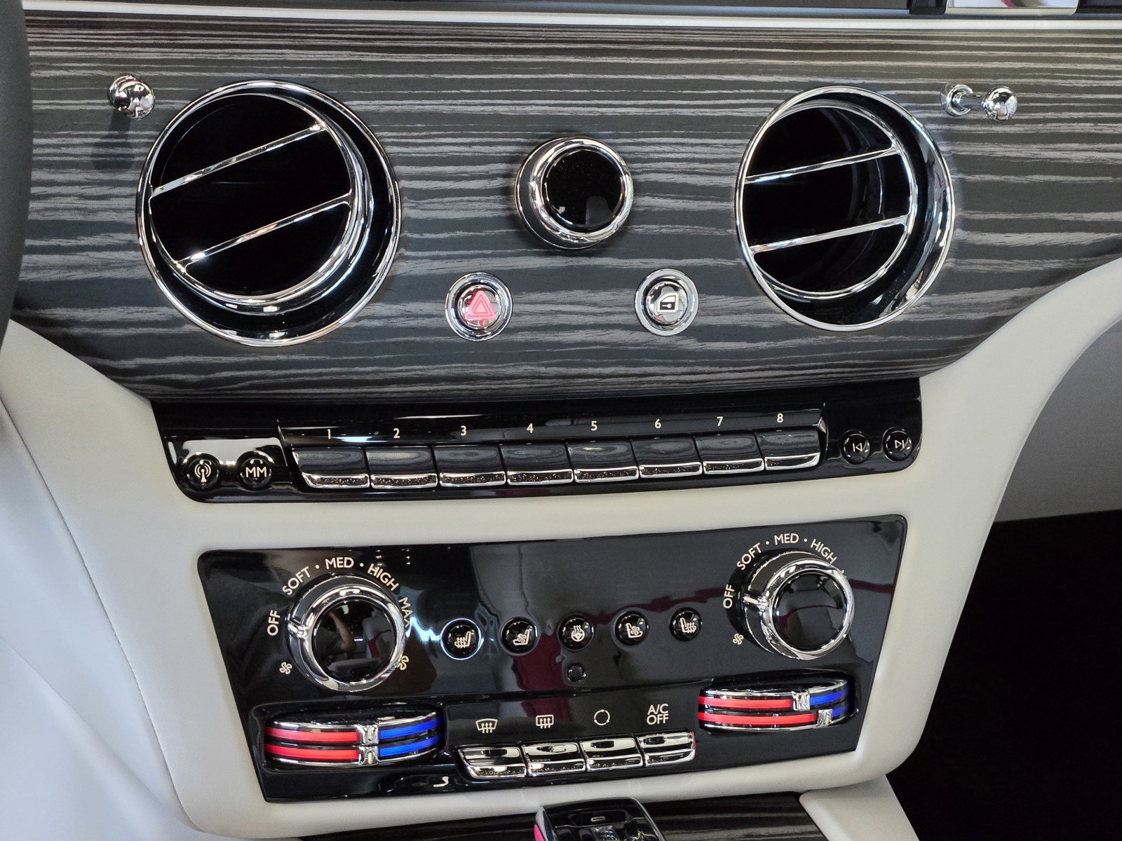 Used 2024 Rolls-Royce Spectre w/ Spectre Launch Package image 18