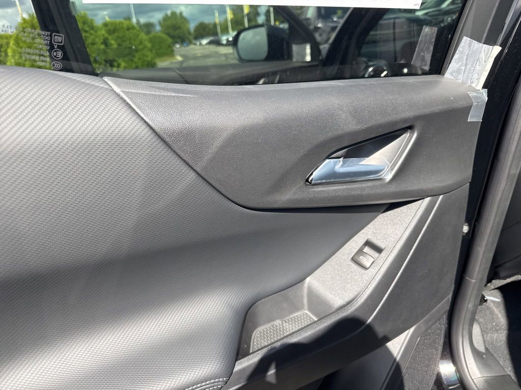 New 2026 Chevrolet Equinox LT w/ Convenience Package II image 15