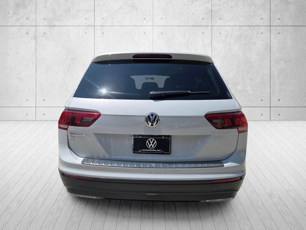 Used 2019 Volkswagen Tiguan SE w/ Panoramic Sunroof Package FWD image 4