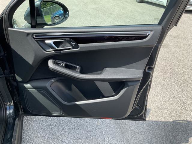 Used 2019 Porsche Macan AWD/4WD image 23