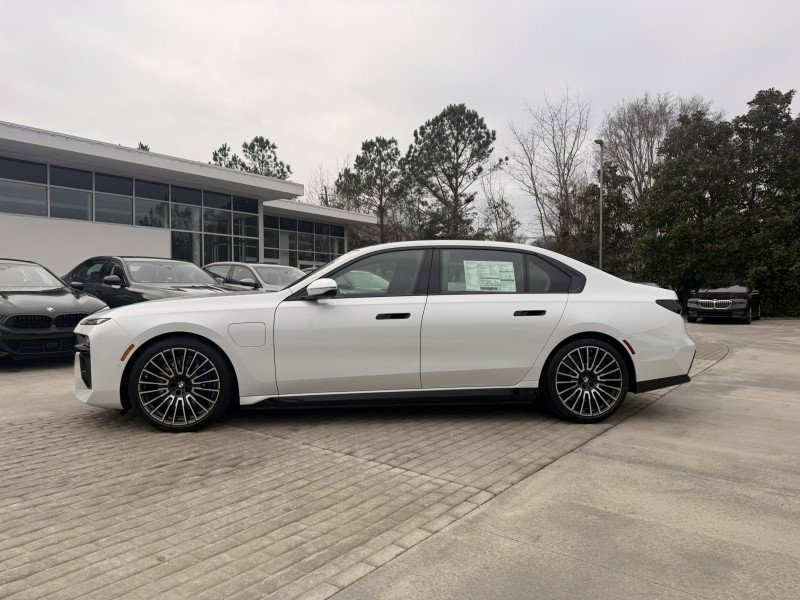 New 2026 BMW 750e xDrive w/ Executive Package image 3