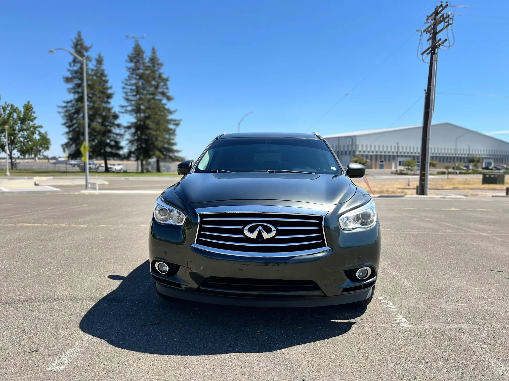 Used 2013 INFINITI JX35 FWD w/ Premium Pkg image 2