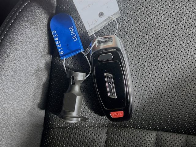 Used 2023 Audi e-tron Premium Plus w/ Premium Plus Package image 32