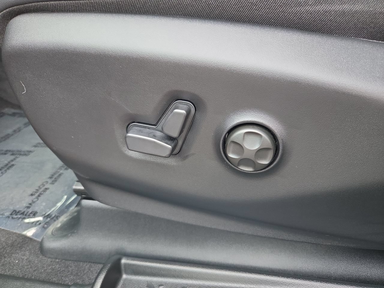 New 2027 Chrysler Pacifica Select AWD/4WD image 22