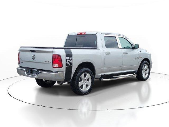 Used 2016 RAM 1500 Classic SLT w/ SLT Plus D￩cor Group AWD/4WD image 4