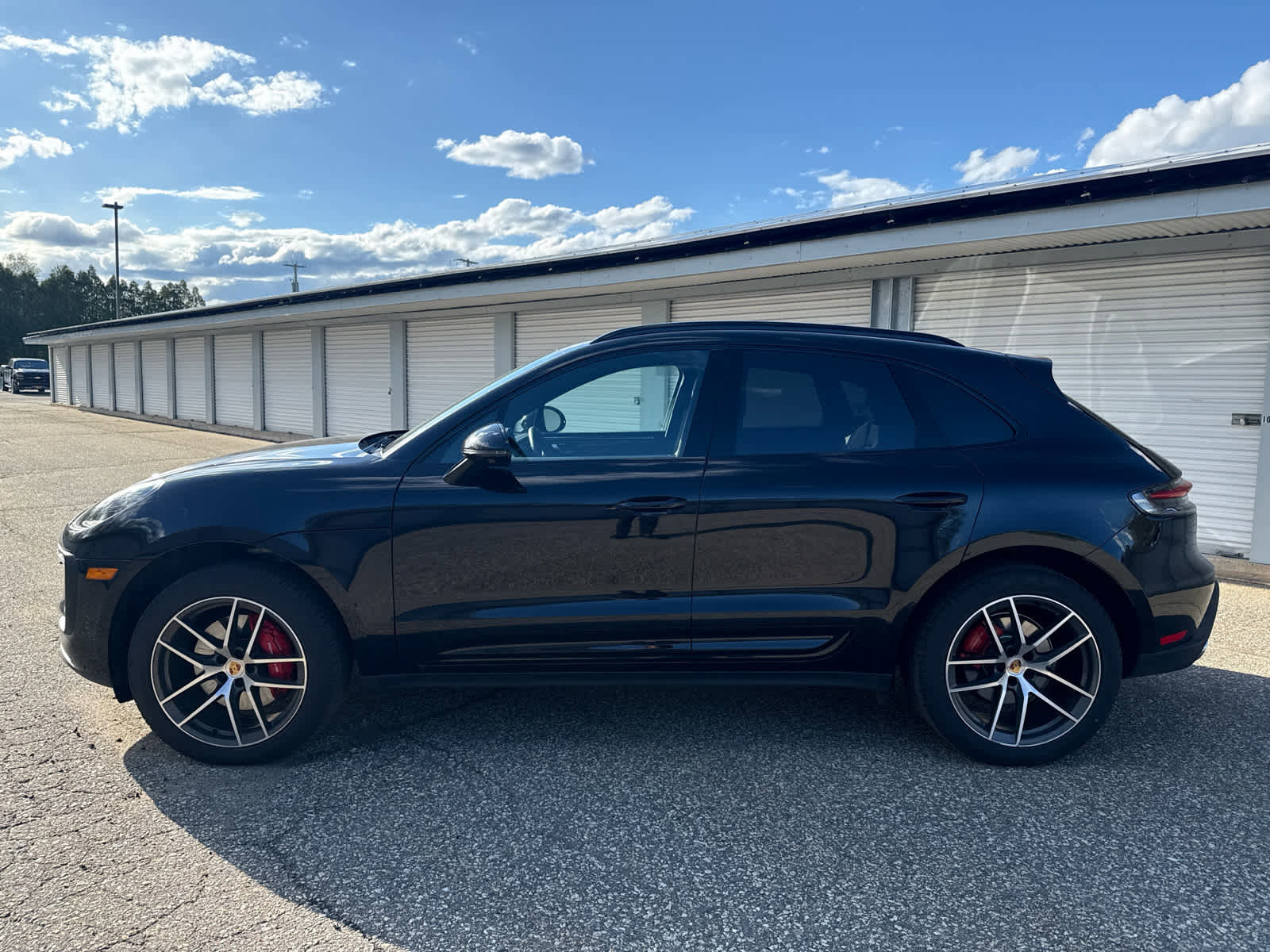 Used 2025 Porsche Macan S AWD/4WD image 2