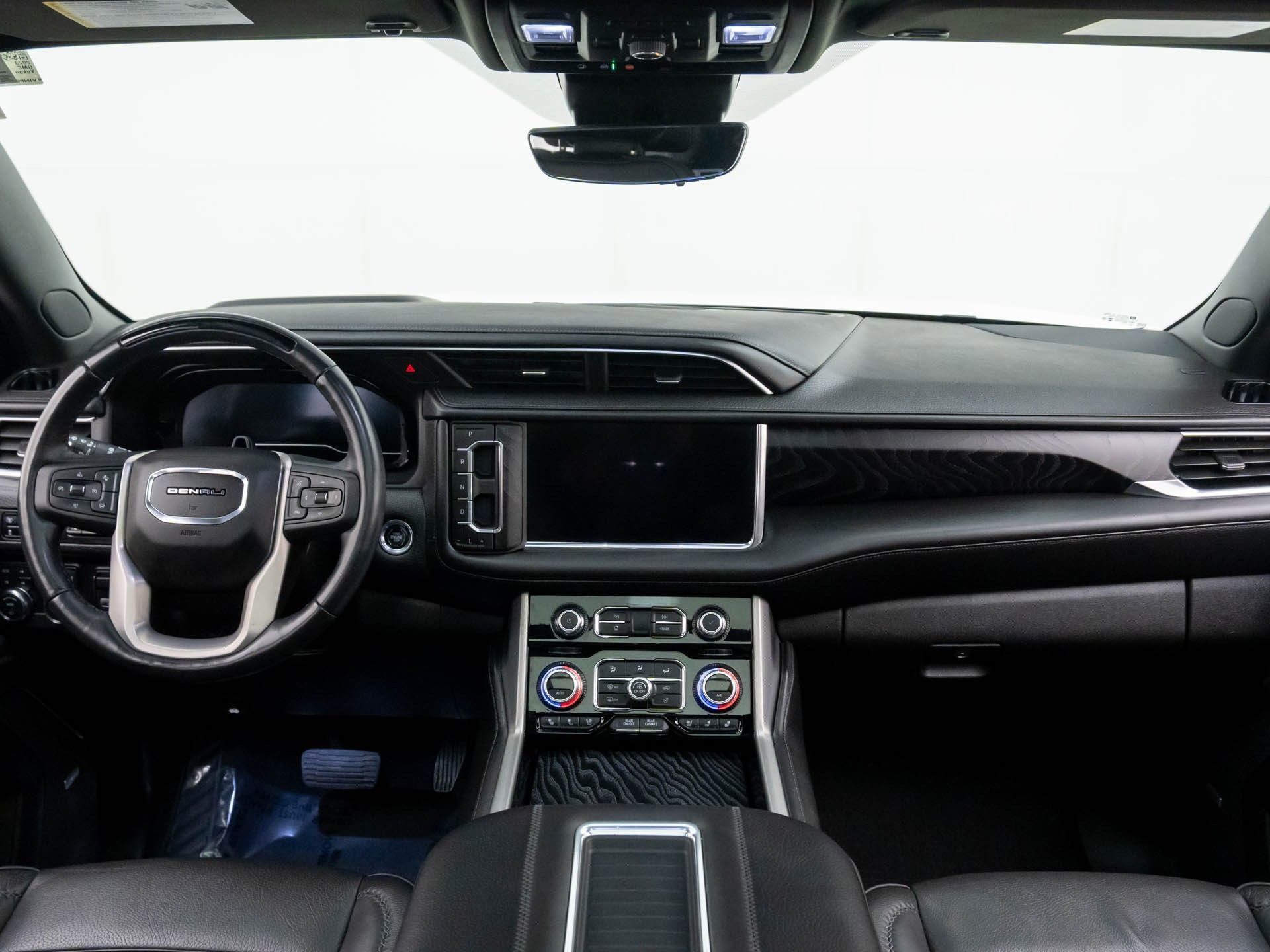 Used 2023 GMC Yukon Denali w/ Denali Reserve Package image 10
