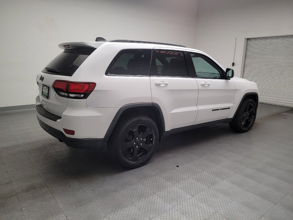 Used 2019 Jeep Grand Cherokee Laredo AWD/4WD image 10