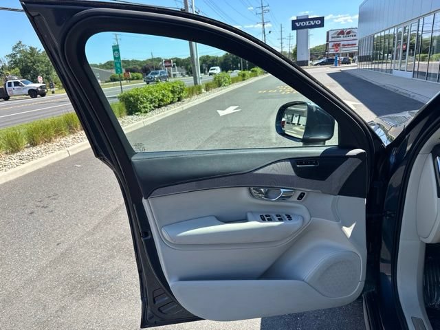 Used 2022 Volvo XC90 T8 Inscription w/ Advanced Package AWD/4WD image 19