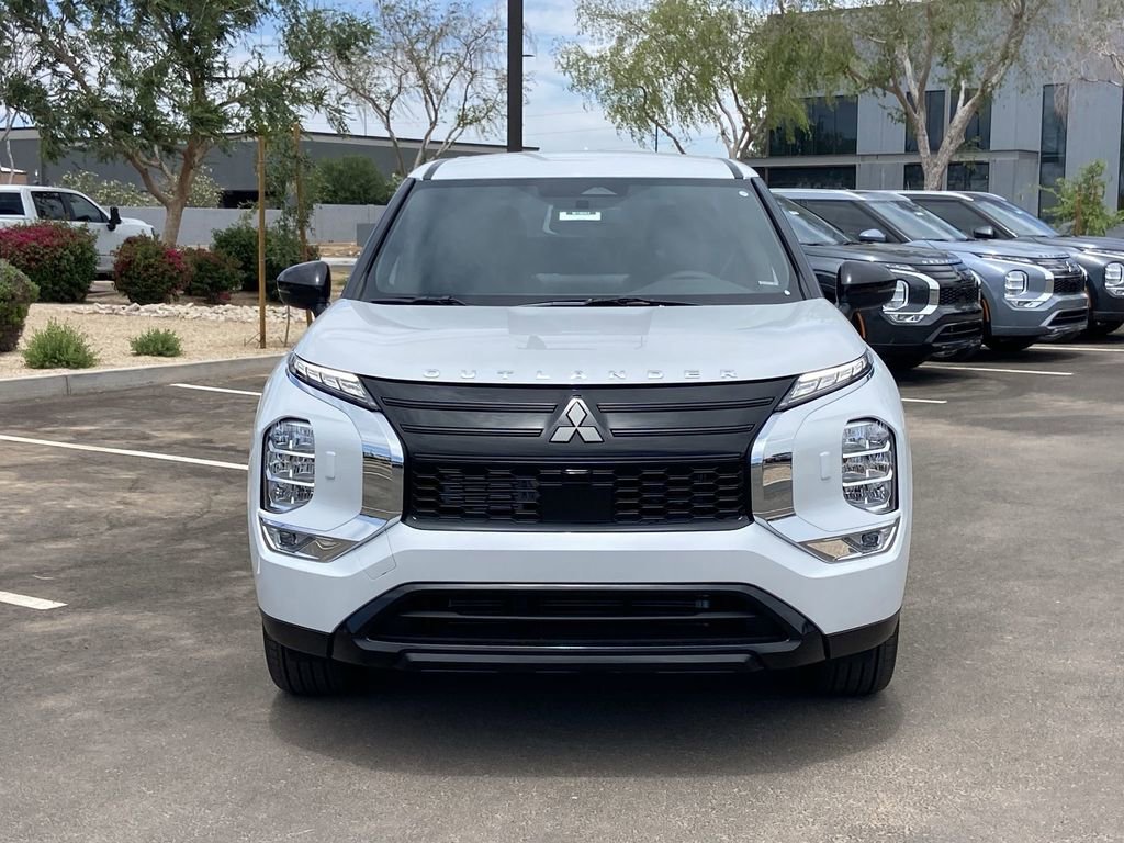 New 2026 Mitsubishi Outlander LE AWD/4WD image 3