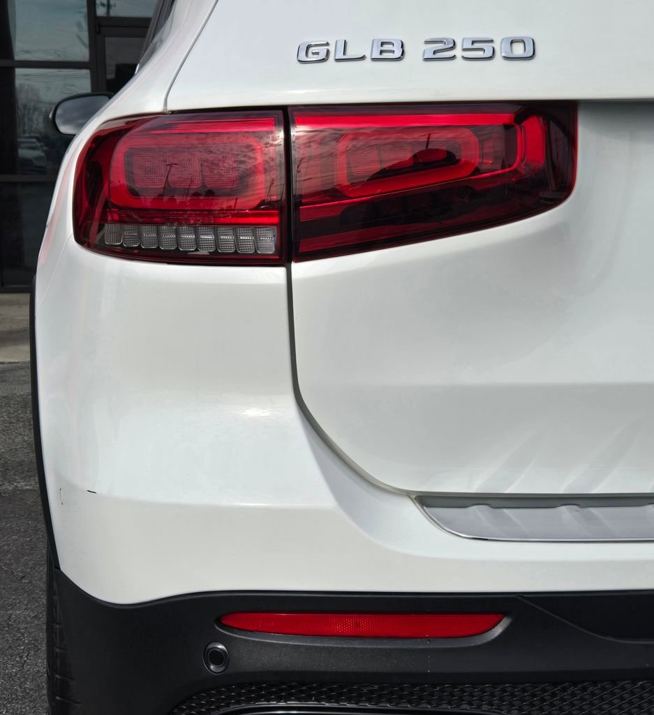 Used 2023 Mercedes-Benz GLB 250 image 12