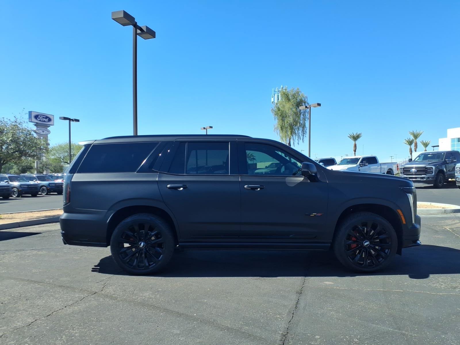 Used 2025 Cadillac Escalade V w/ LPO, ONYX Package AWD/4WD image 7