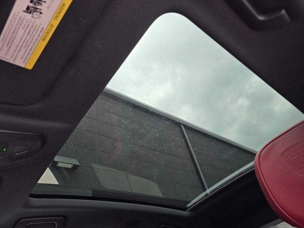 Certified 2025 Porsche Cayenne Coupe image 15