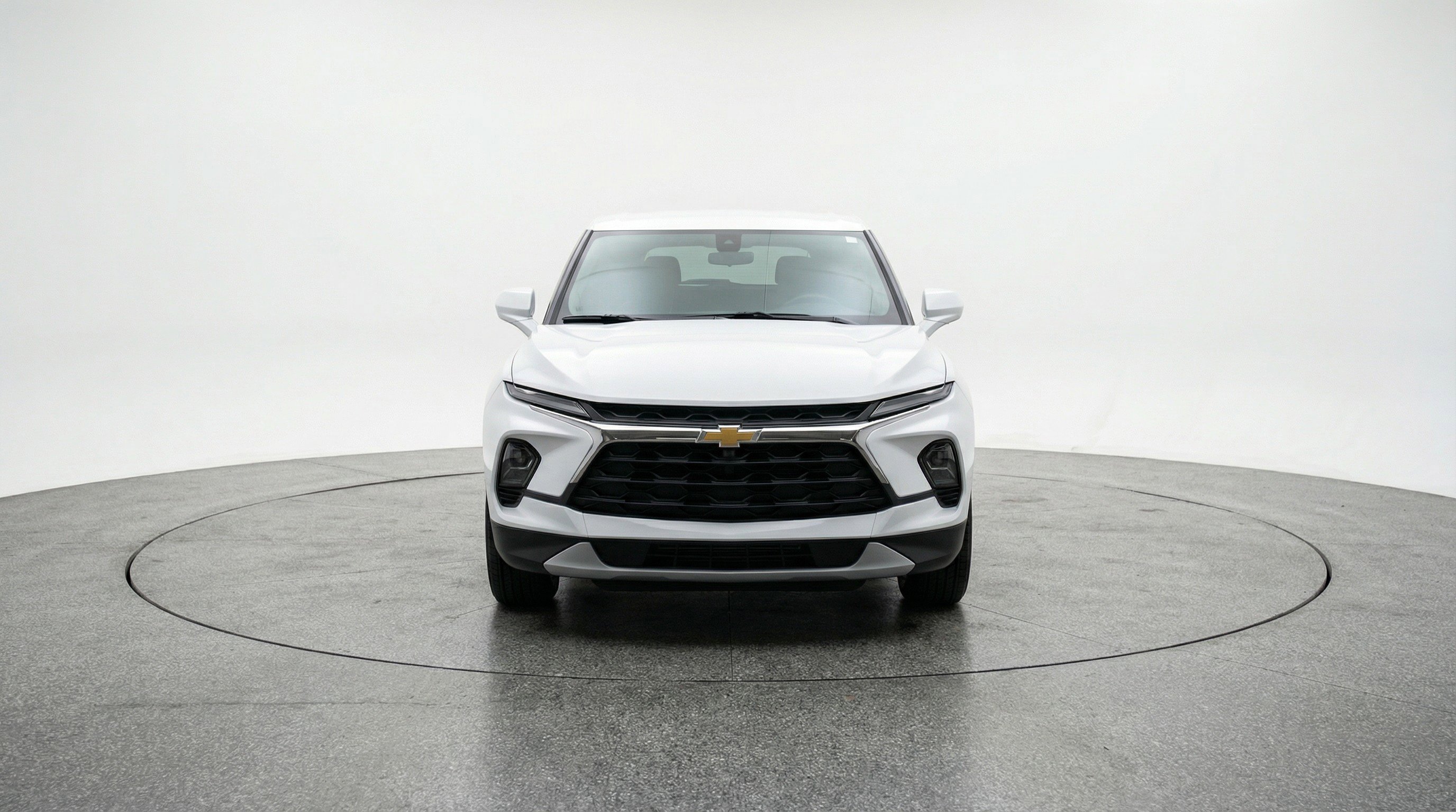 Used 2025 Chevrolet Blazer LT image 2