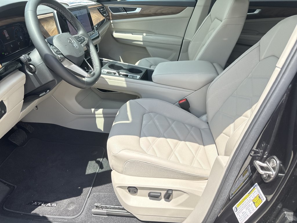 New 2026 Volkswagen Atlas SE FWD image 16