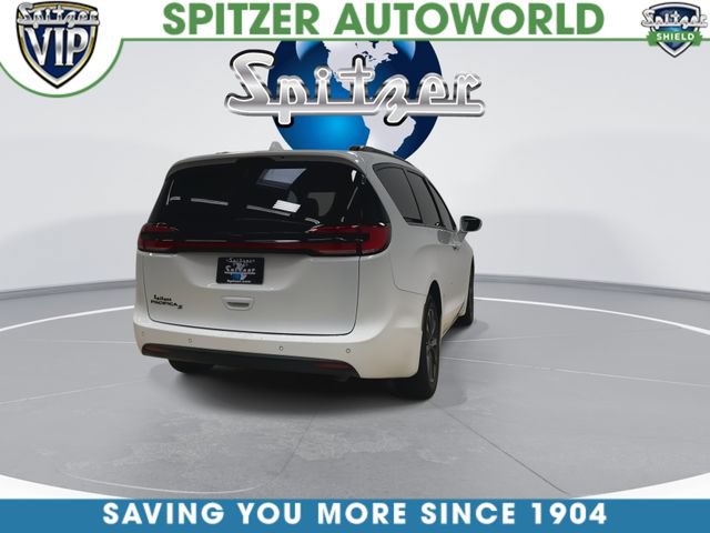 Used 2021 Chrysler Pacifica Touring w/ S Appearance Package FWD image 9