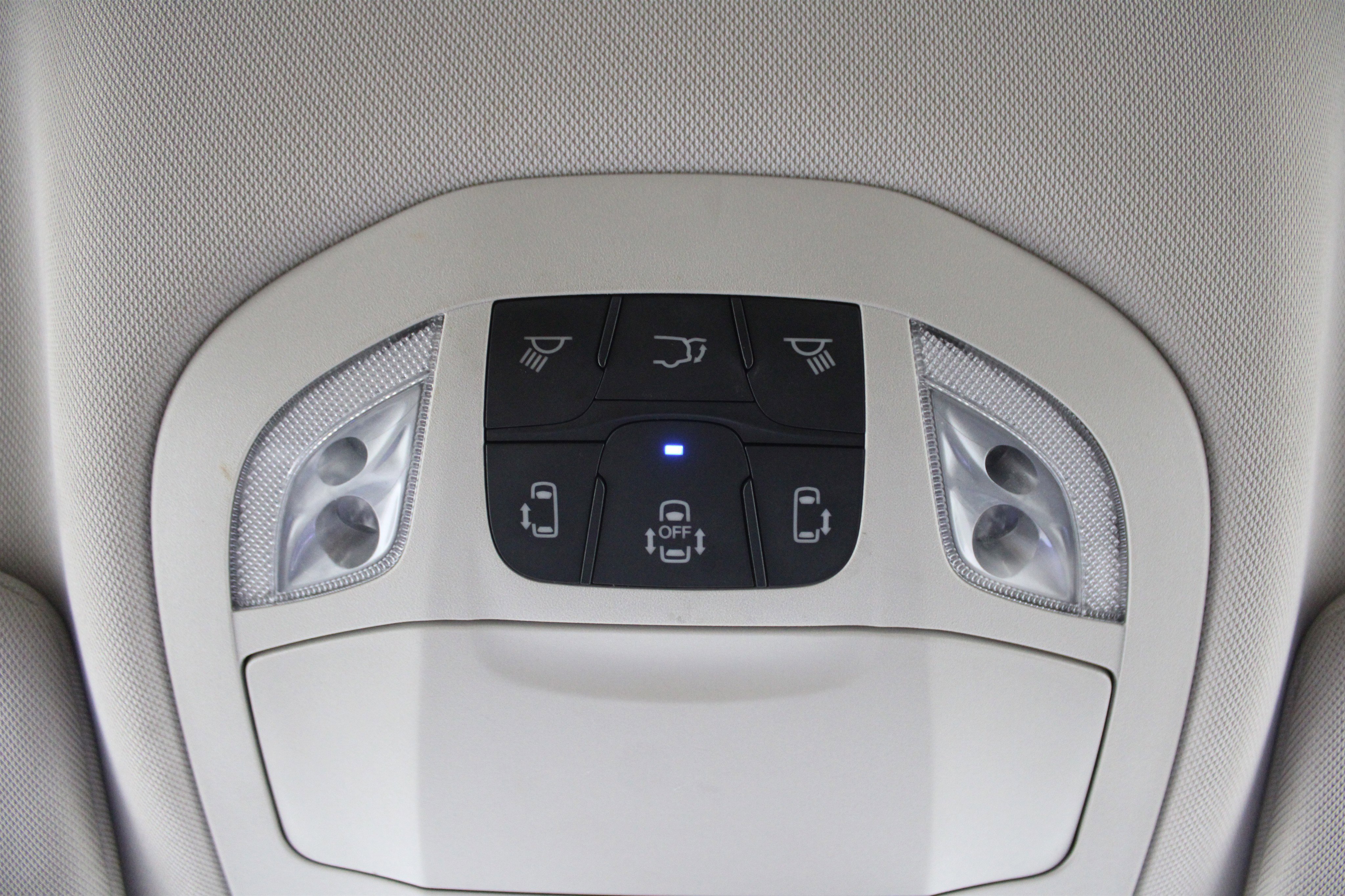 Used 2024 Chrysler Voyager LX image 24