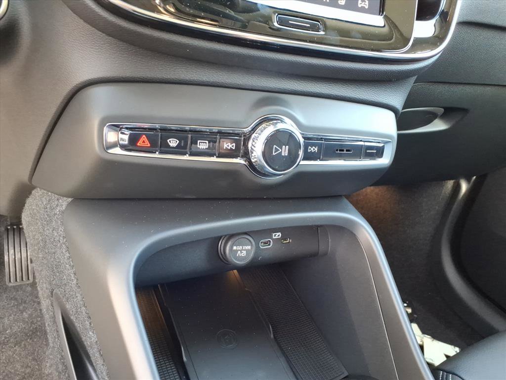Certified 2026 Volvo XC40 B5 Core w/ Climate Package image 18
