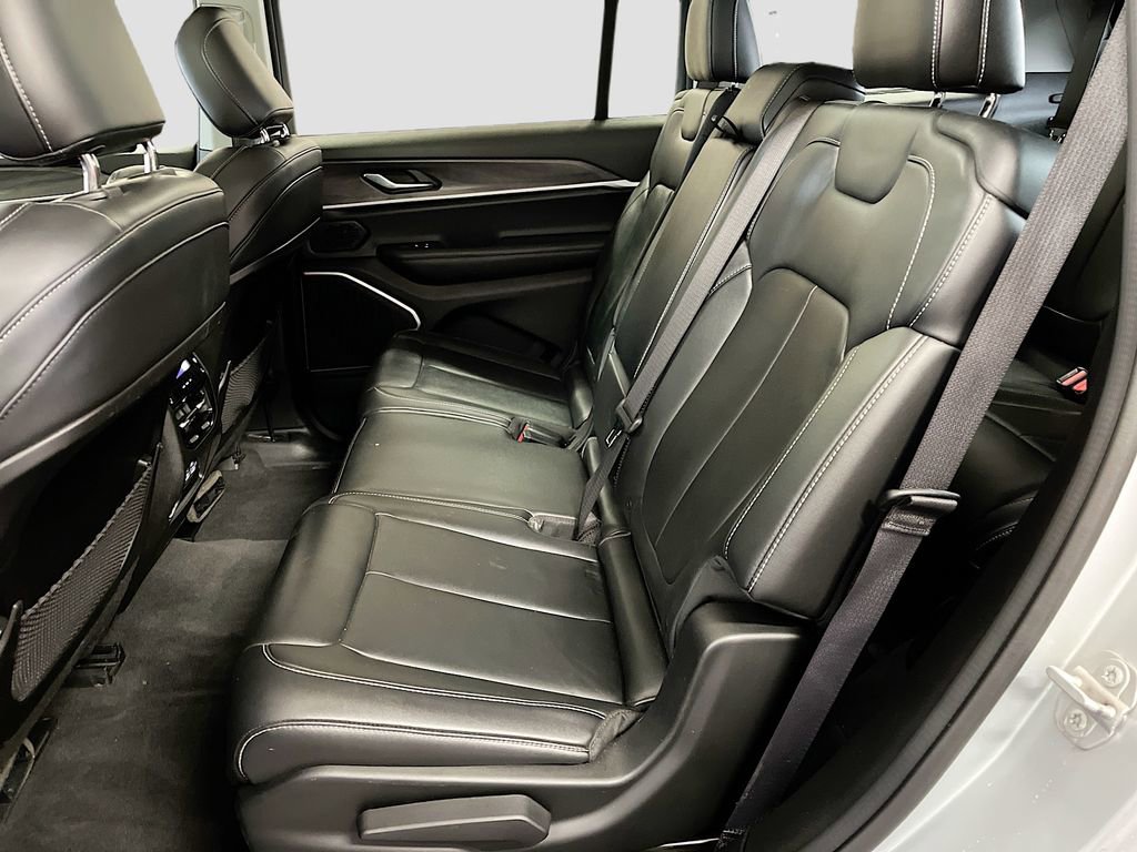 Used 2021 Jeep Grand Cherokee L Limited AWD/4WD image 26