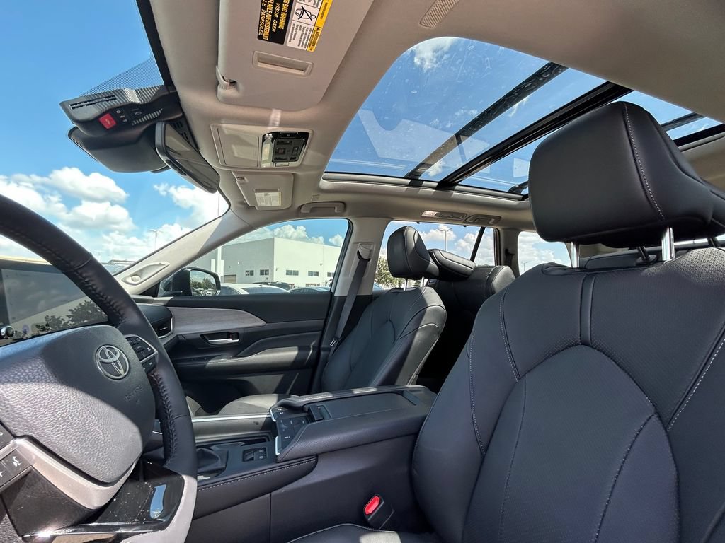 Certified 2026 Toyota Grand Highlander AWD Hybrid image 12