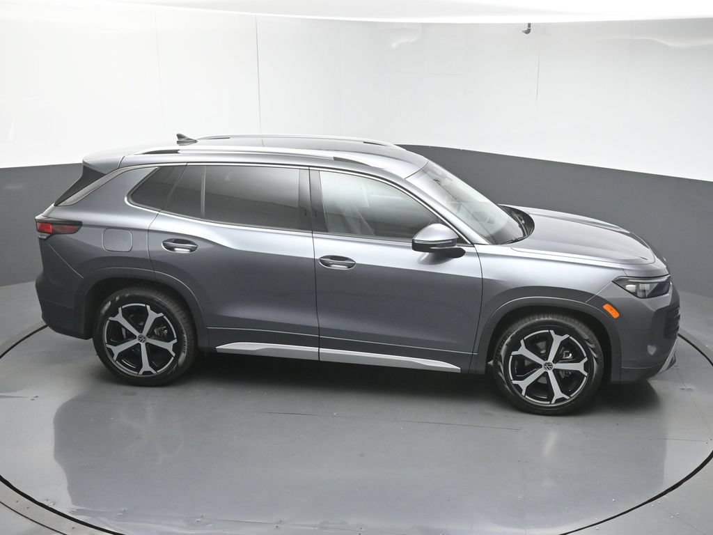 New 2026 Volkswagen Tiguan SE FWD image 46