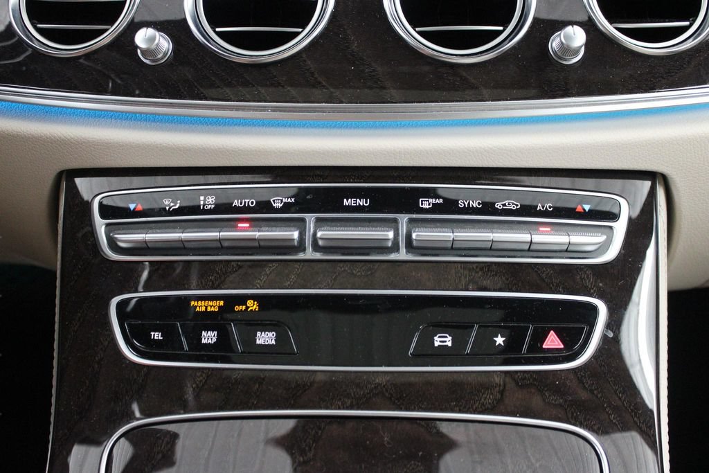 Used 2023 Mercedes-Benz E 350 4MATIC Sedan image 38