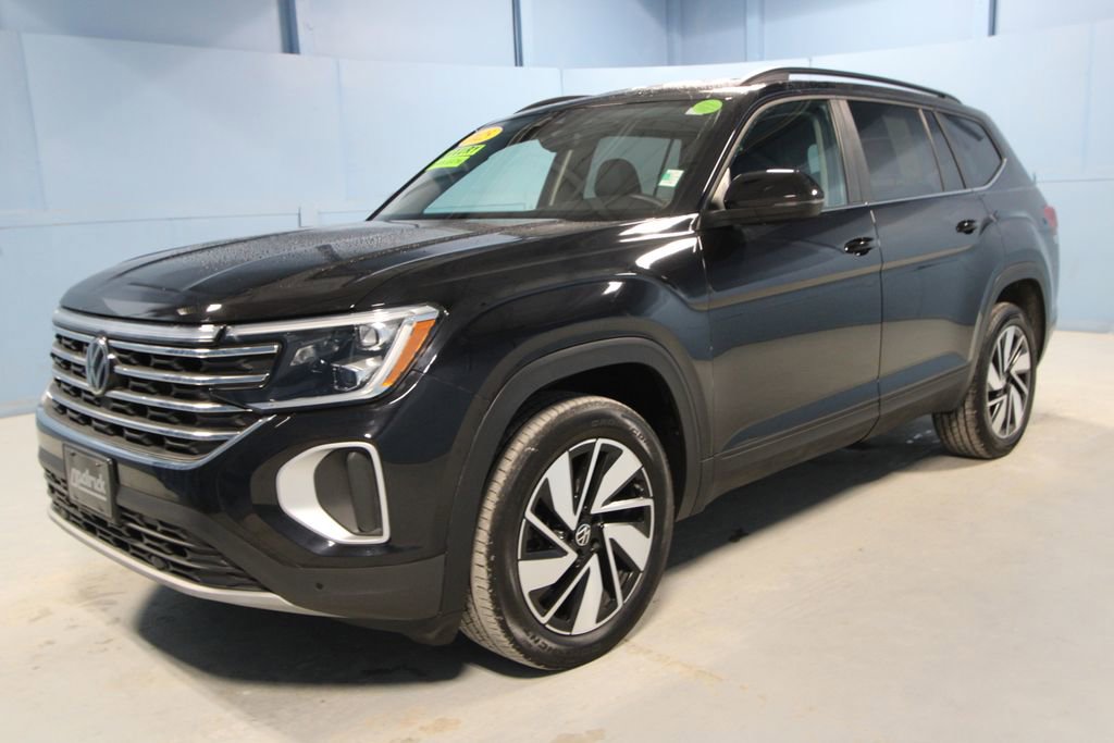 Used 2025 Volkswagen Atlas SE image 23