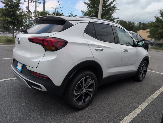 Used 2023 Buick Encore GX Select FWD image 2