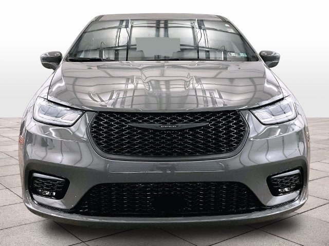 Used 2022 Chrysler Pacifica Touring-L w/ S Appearance Package FWD image 3