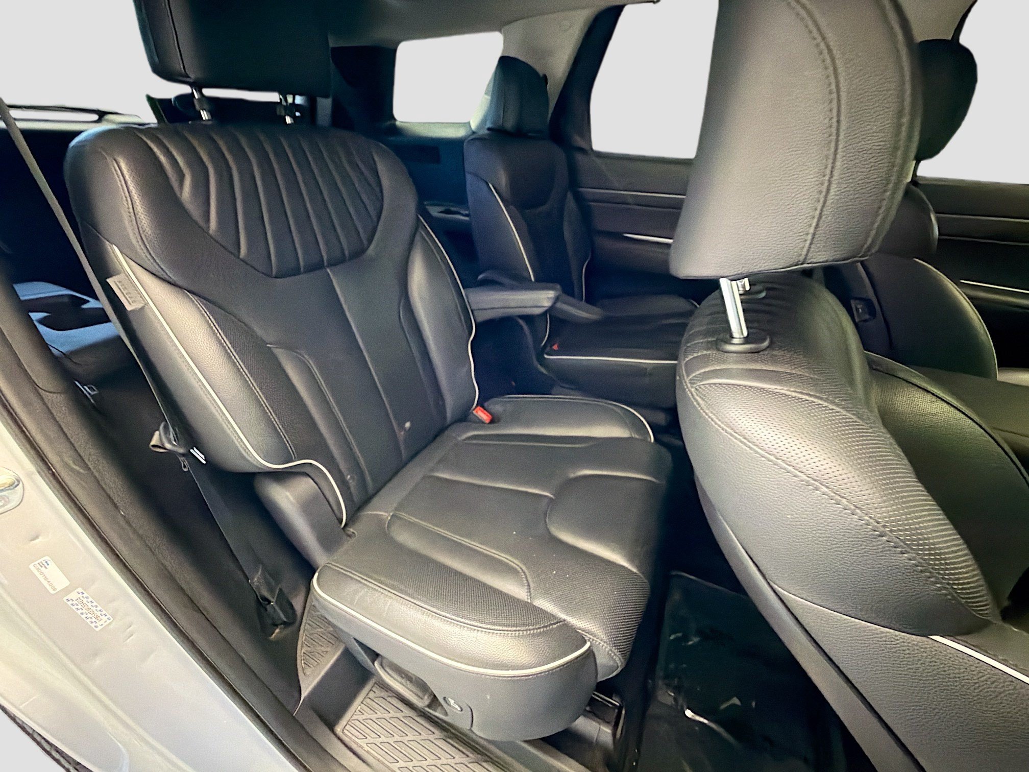 Used 2023 Hyundai Palisade Limited w/ Cargo Package FWD image 14