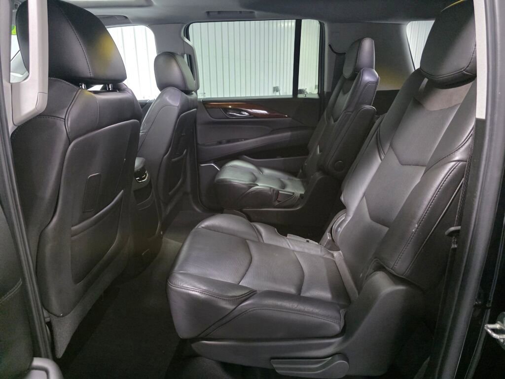 Used 2020 Cadillac Escalade ESV Luxury AWD/4WD image 10