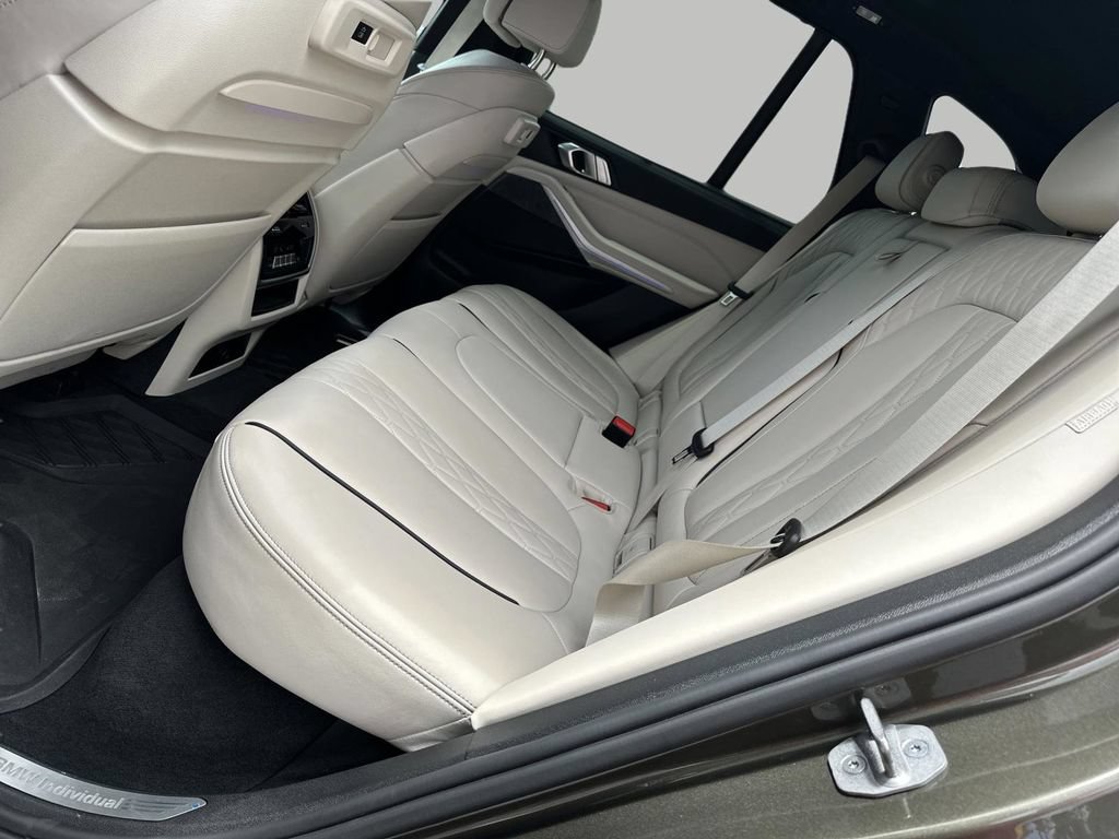 Used 2022 BMW X5 sDrive40i w/ Executive Package RWD image 21