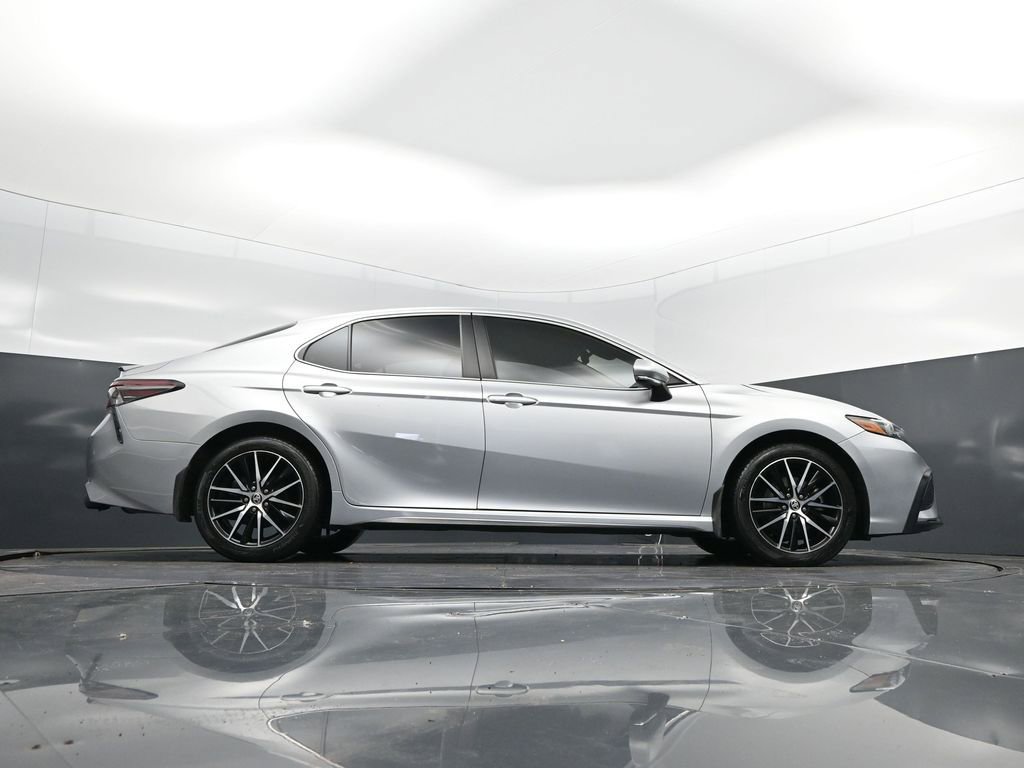 Used 2024 Toyota Camry SE image 44