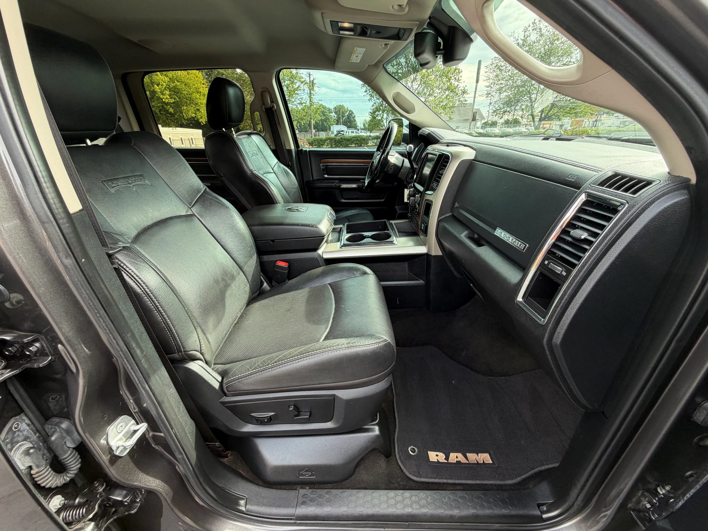 Used 2015 RAM 3500 Laramie AWD/4WD image 21