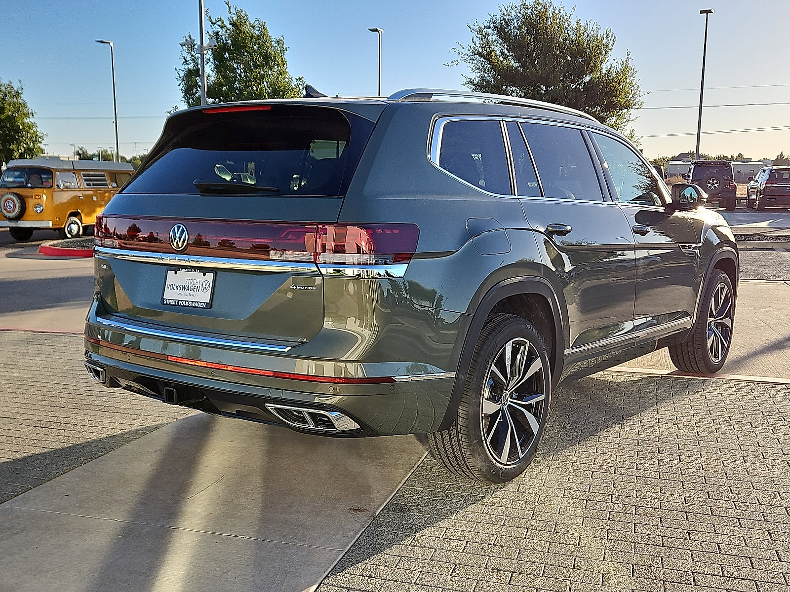 New 2026 Volkswagen Atlas SEL Premium R-Line image 4