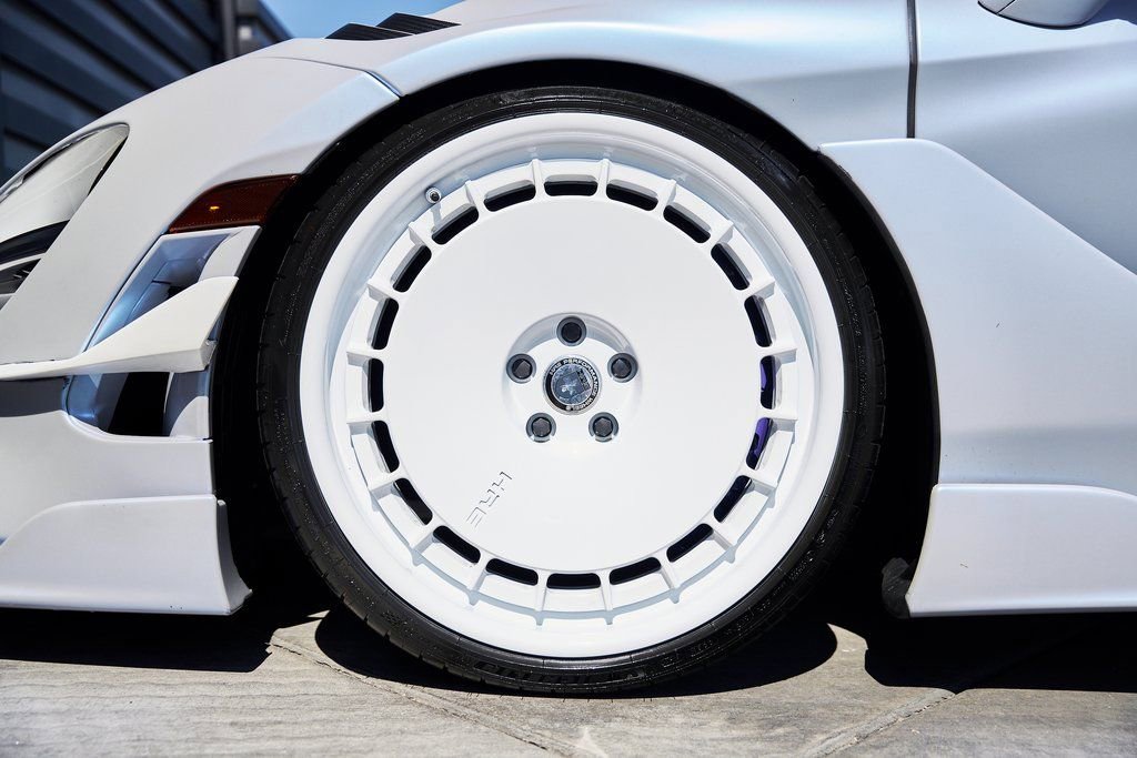 Used 2022 McLaren 765LT image 3